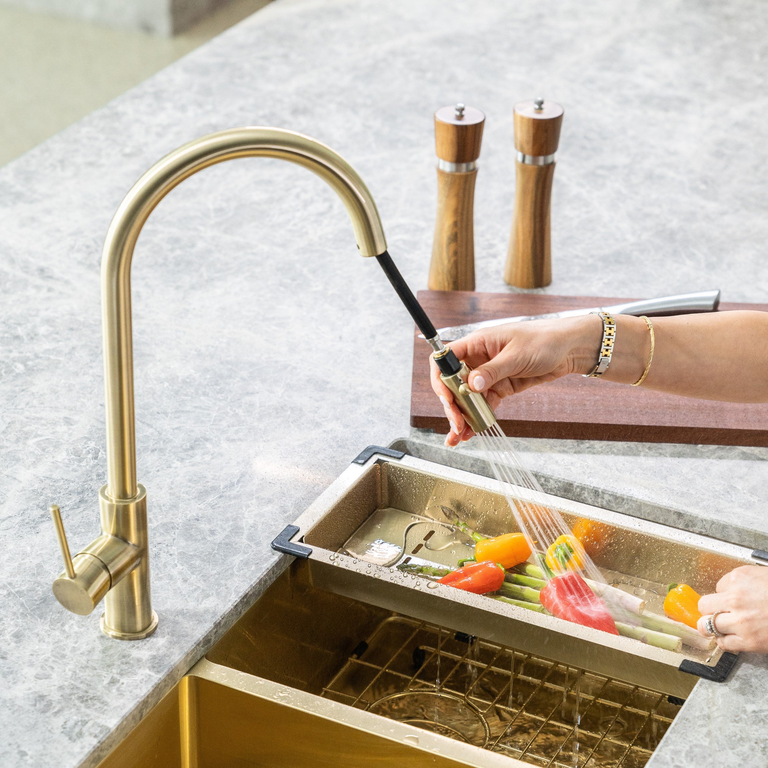Lavello Kitchen Sink Colander - Brushed Bronze Gold - Image 5