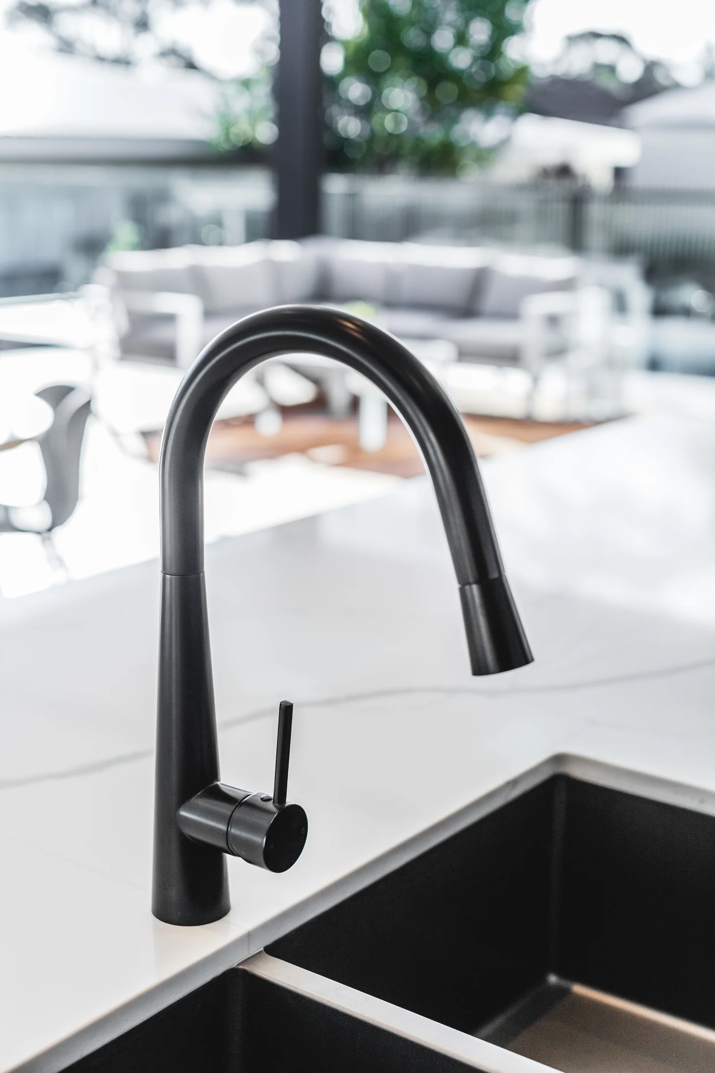 Round Pull Out Kitchen Mixer Tap - Matte Black - Image 7
