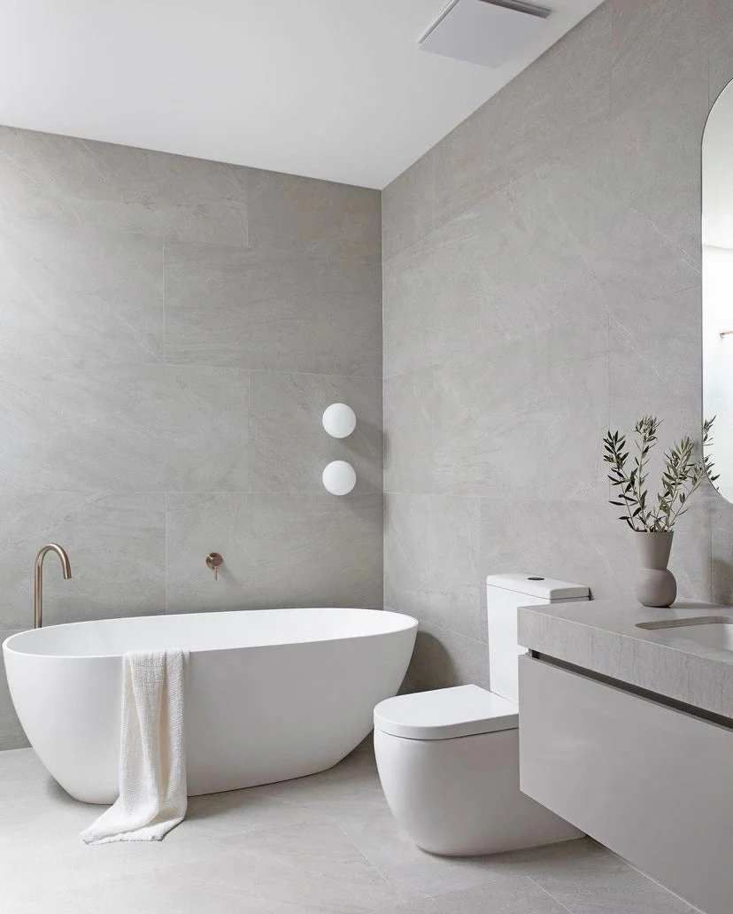 Round Freestanding Bath Spout - Champagne - Image 5