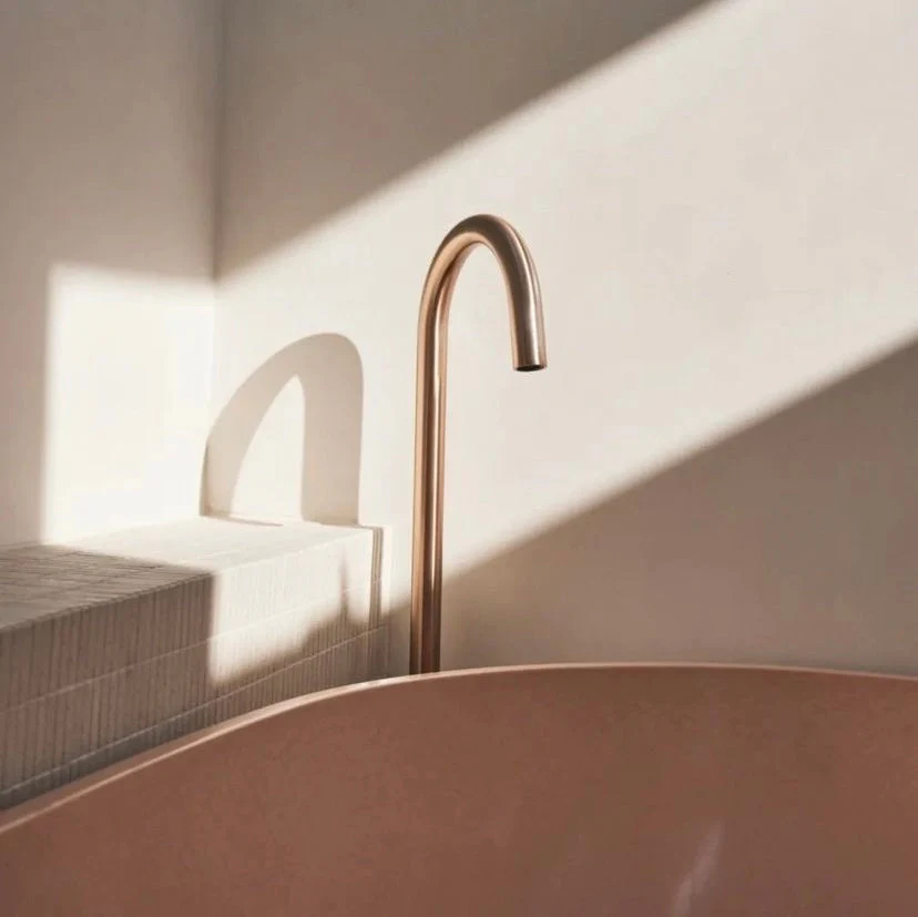 Round Freestanding Bath Spout - Champagne - Image 8