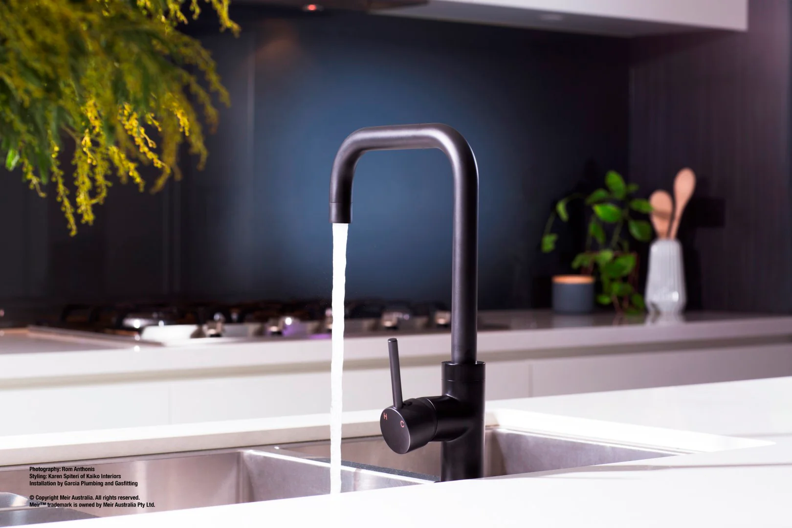 Round Kitchen Mixer Tap - Matte Black - Image 6