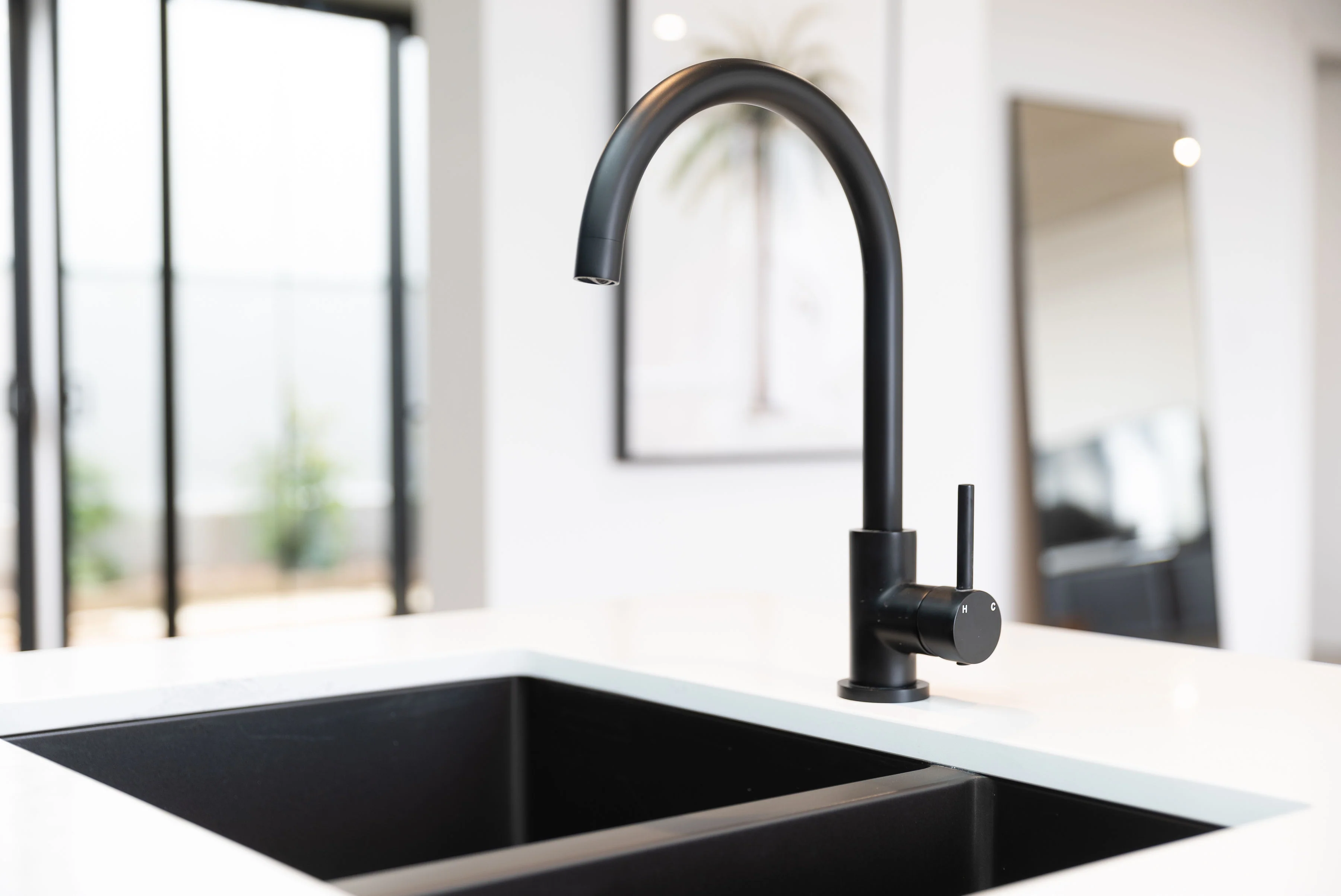 Round Gooseneck Kitchen Mixer Tap - Matte Black - Image 7